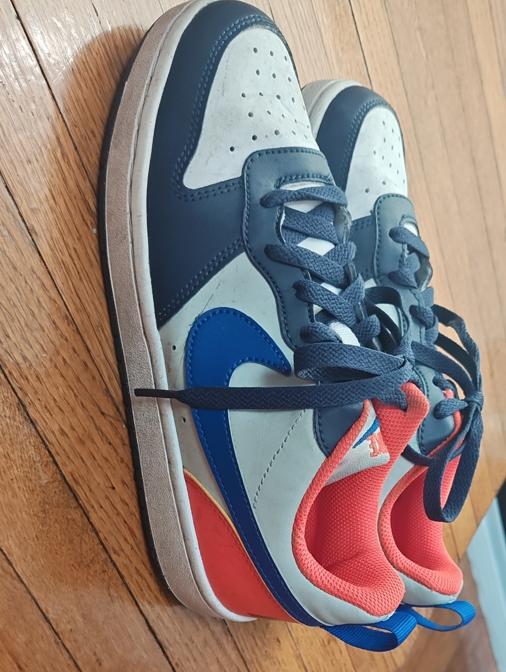 Nike Kids Navy, White, Blue and Orange Low-Top Sneakers with Coral Lining